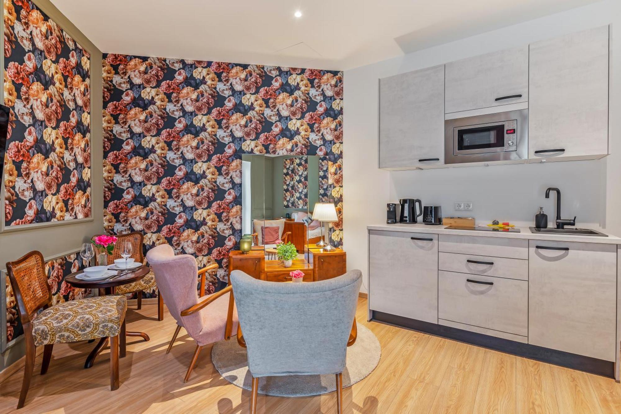 Stylish Flower Power Studio - Close To City Center & Public Transport - Ac & Wifi Vienna Luaran gambar