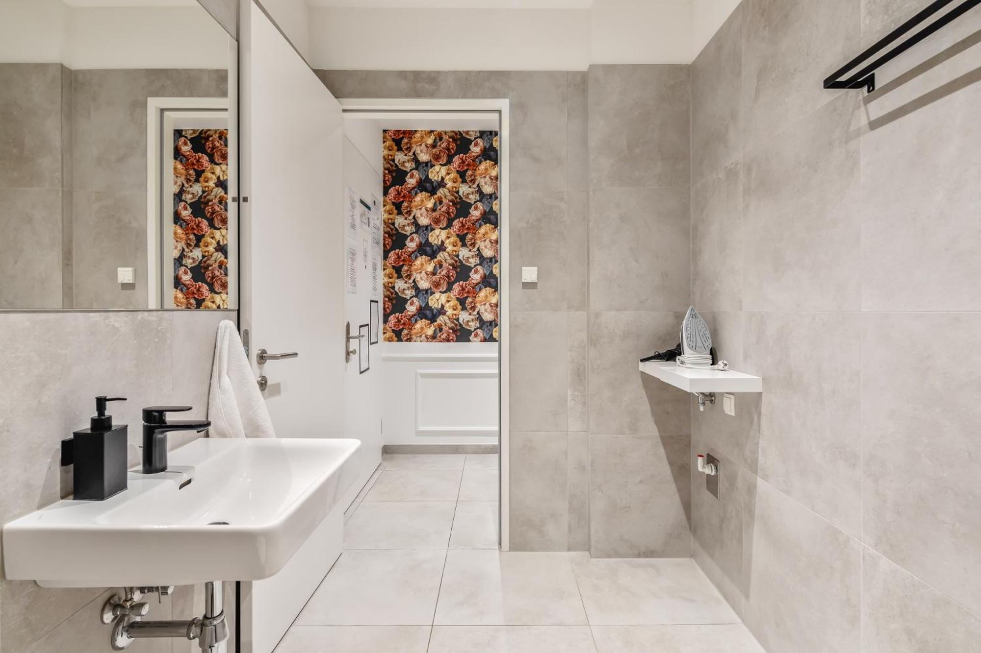 Stylish Flower Power Studio - Close To City Center & Public Transport - Ac & Wifi Vienna Luaran gambar