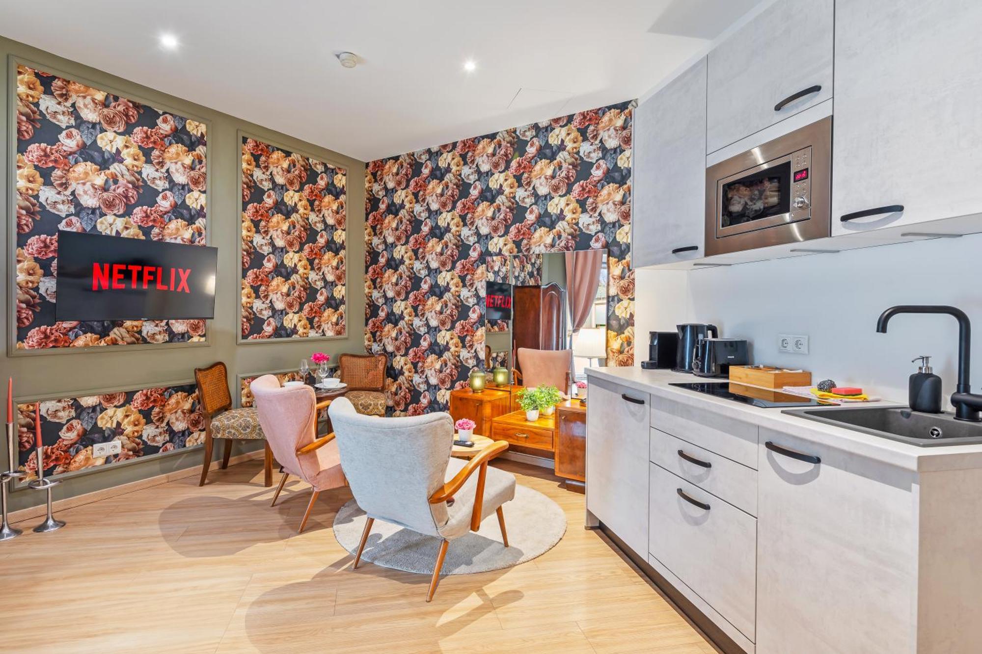 Stylish Flower Power Studio - Close To City Center & Public Transport - Ac & Wifi Vienna Luaran gambar