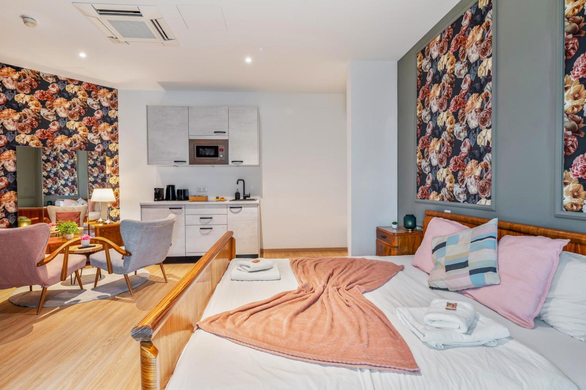 Stylish Flower Power Studio - Close To City Center & Public Transport - Ac & Wifi Vienna Luaran gambar