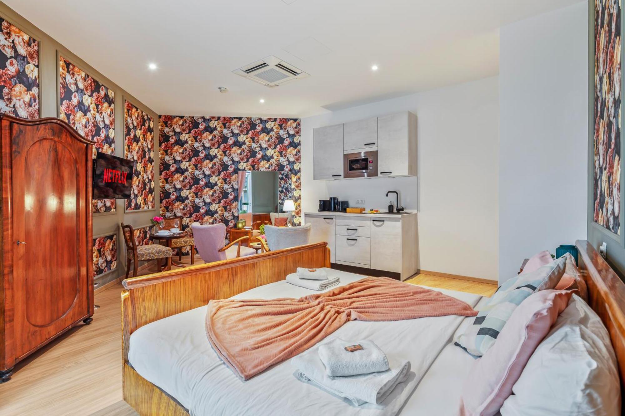 Stylish Flower Power Studio - Close To City Center & Public Transport - Ac & Wifi Vienna Luaran gambar